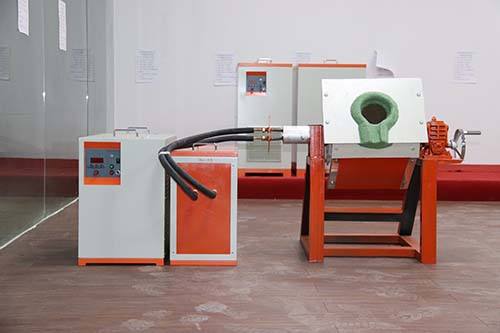 手動(dòng)翻倒式中頻熔煉爐