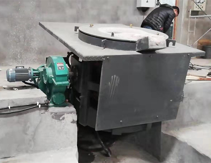 東城熔銅爐調(diào)試安裝現(xiàn)場